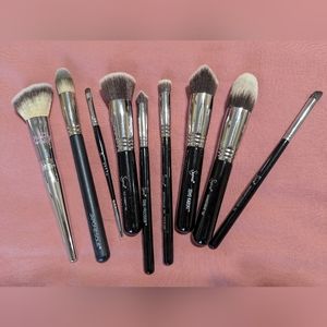 Makeup brushes
